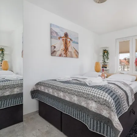 Spacious Shiva With Balcony In The Centre Of By Renters Swinoujscie
