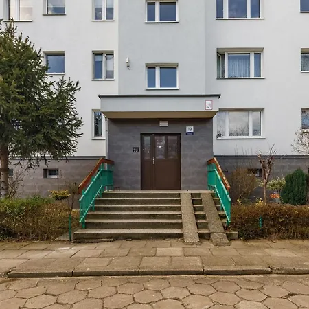 Spacious Shiva With Balcony In The Centre Of By Renters Apartment *