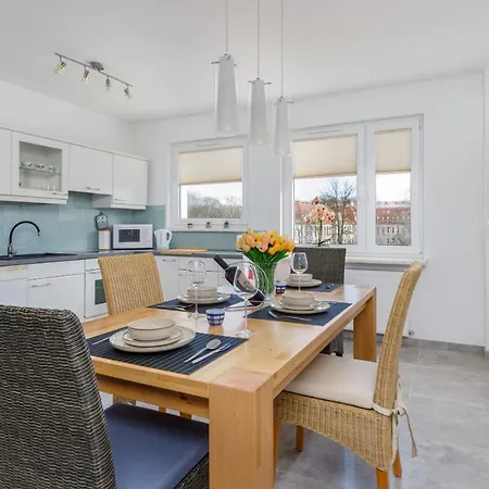 Spacious Shiva With Balcony In The Centre Of By Renters Apartment